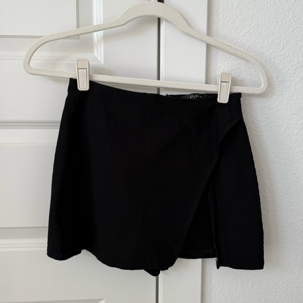 Blue Blush Elegant Black Skort
